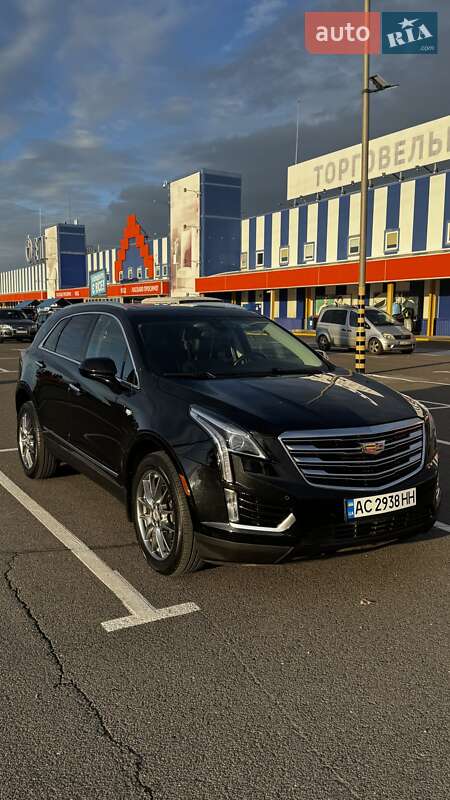 Внедорожник / Кроссовер Cadillac XT5 2018 в 