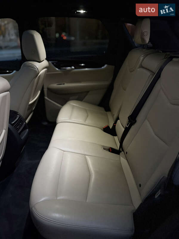 Позашляховик / Кросовер Cadillac XT5 2017 в Миколаєві