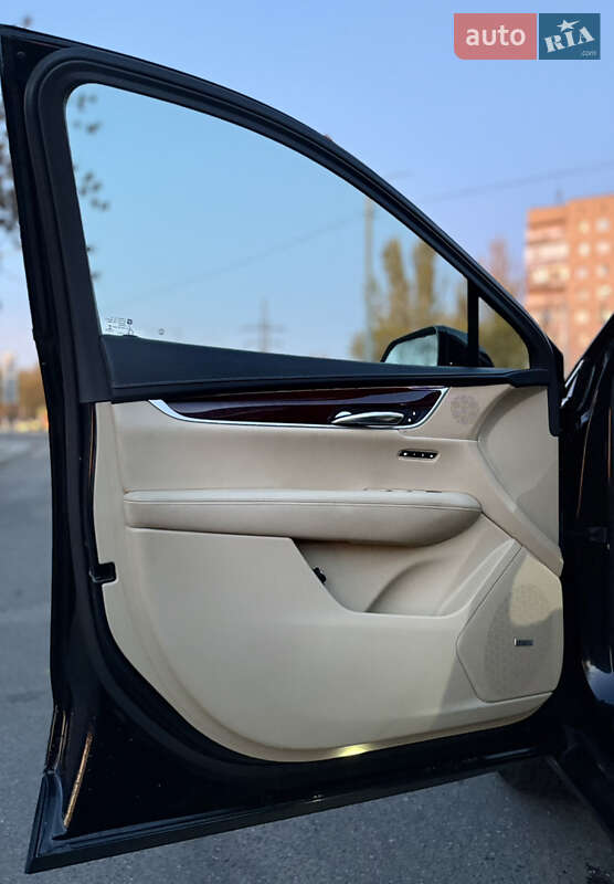 Позашляховик / Кросовер Cadillac XT5 2017 в Миколаєві