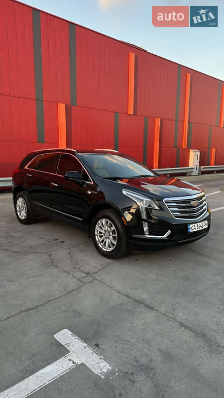 Внедорожник / Кроссовер Cadillac XT5 2018 в Киеве