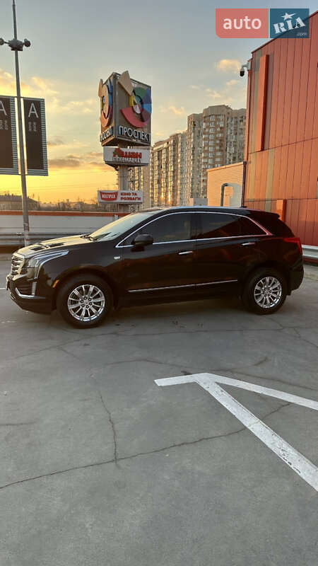 Внедорожник / Кроссовер Cadillac XT5 2018 в Киеве