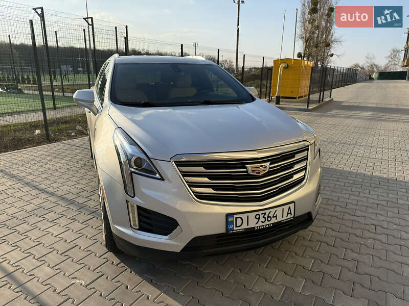 Внедорожник / Кроссовер Cadillac XT5 2017 в Виннице