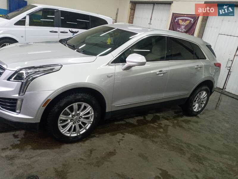 Внедорожник / Кроссовер Cadillac XT5 2019 в Шептицькому
