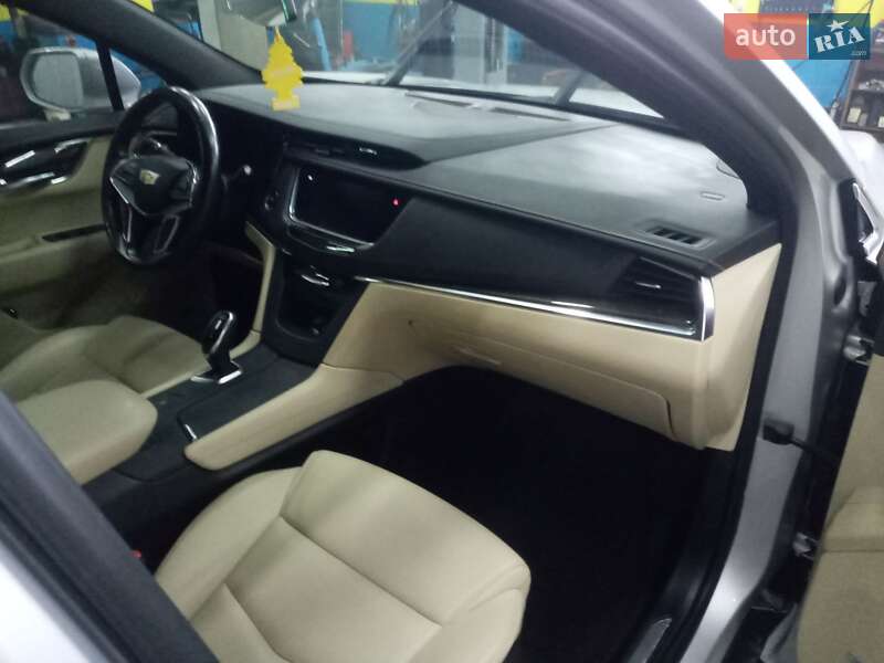Внедорожник / Кроссовер Cadillac XT5 2019 в Шептицькому