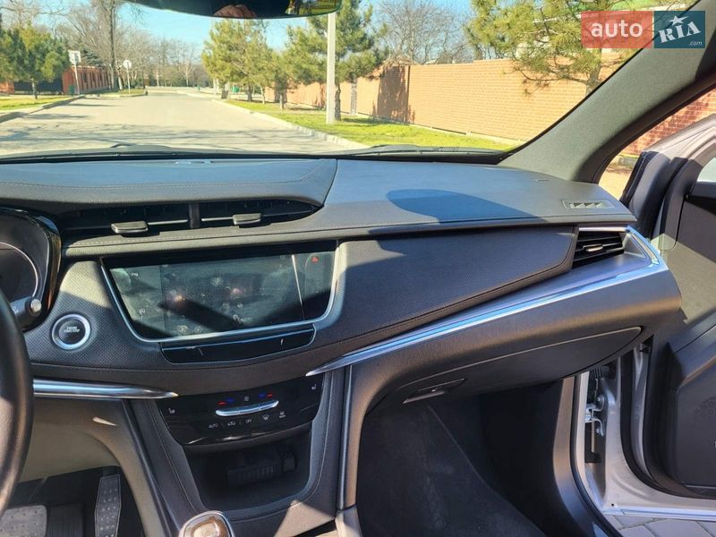 Внедорожник / Кроссовер Cadillac XT5 2020 в Измаиле