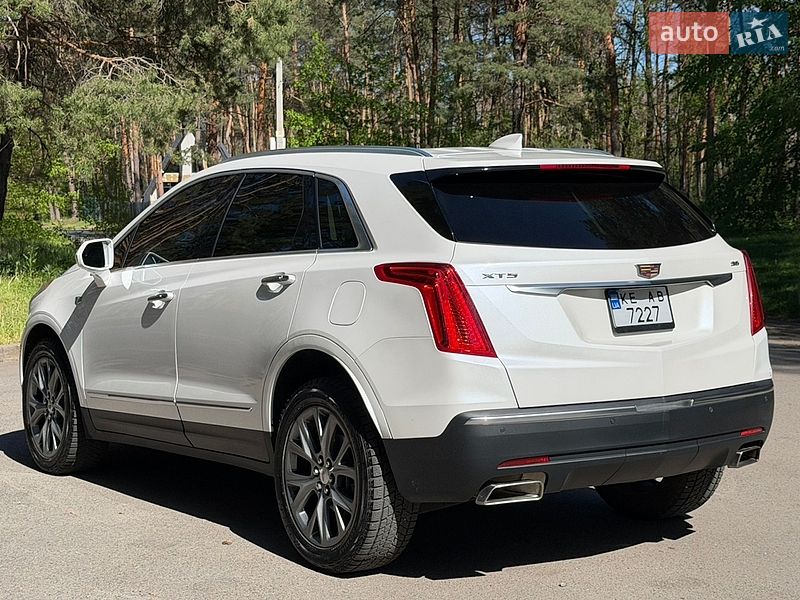 Внедорожник / Кроссовер Cadillac XT5 2018 в Новомосковске