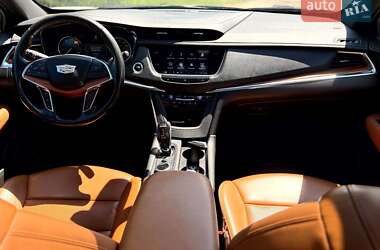 Внедорожник / Кроссовер Cadillac XT5 2020 в Киеве
