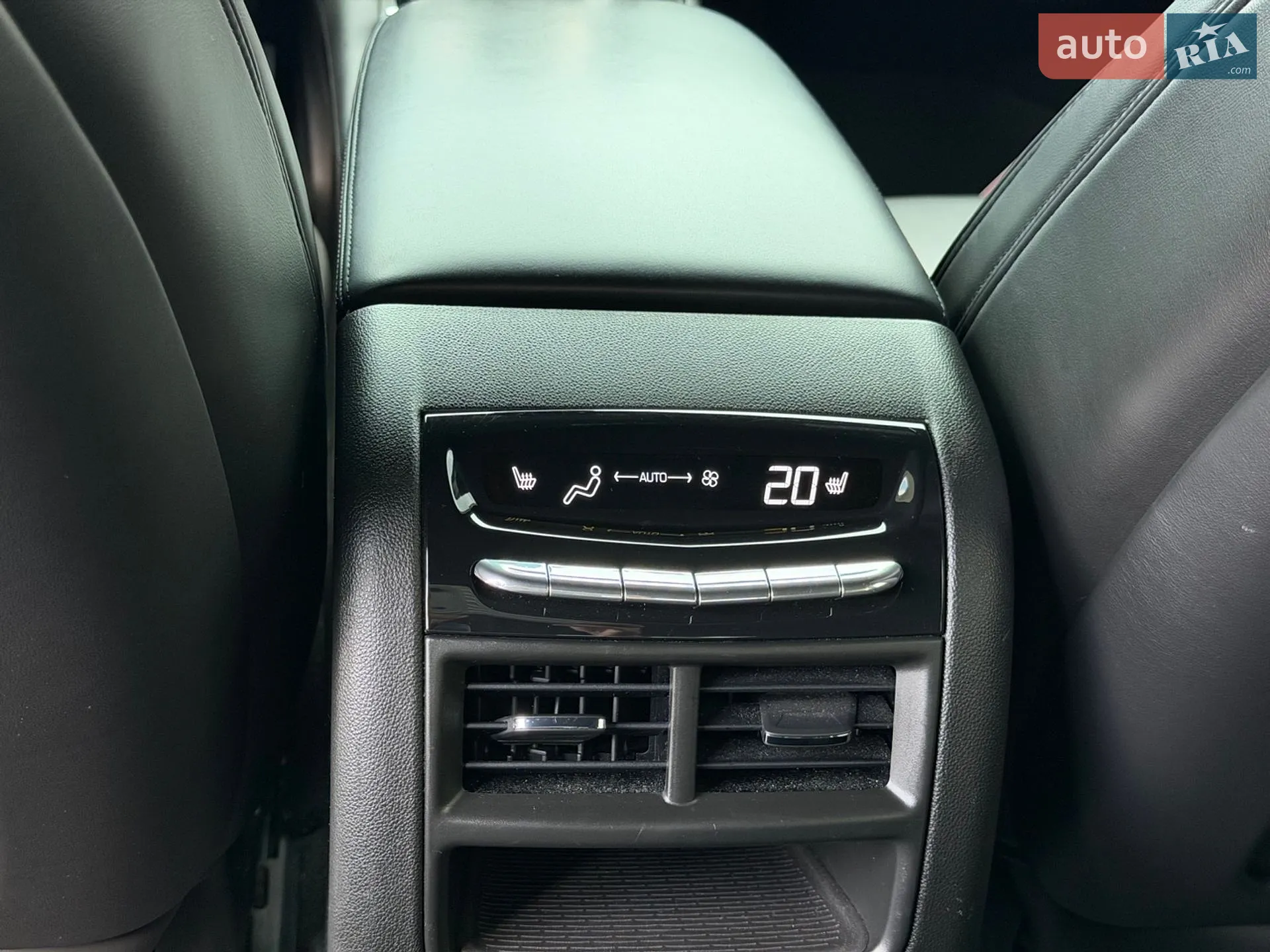 2016 Cadillac XT5 - мініатюра 8