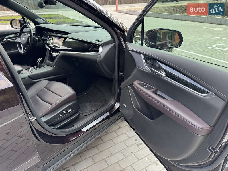 Внедорожник / Кроссовер Cadillac XT6 2019 в Киеве