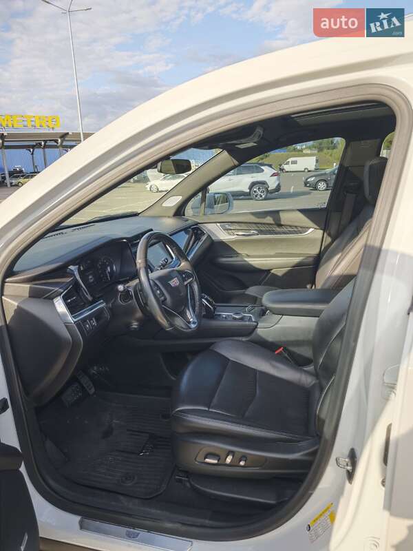 Внедорожник / Кроссовер Cadillac XT6 2019 в Киеве