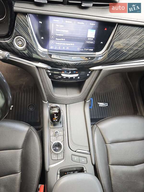 Внедорожник / Кроссовер Cadillac XT6 2019 в Киеве