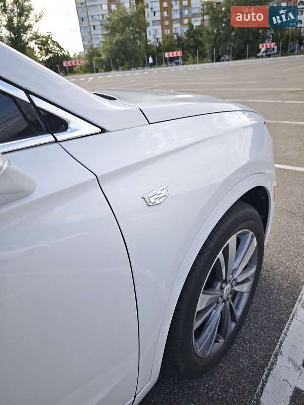 Внедорожник / Кроссовер Cadillac XT6 2019 в Киеве