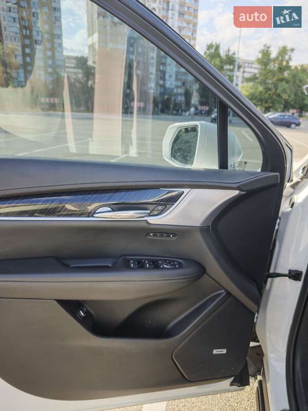 Внедорожник / Кроссовер Cadillac XT6 2019 в Киеве