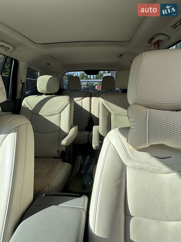 Универсал Cadillac XT6 2022 в Днепре