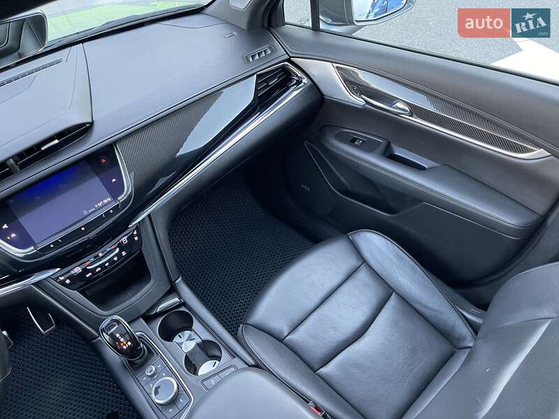 Внедорожник / Кроссовер Cadillac XT6 2019 в Киеве