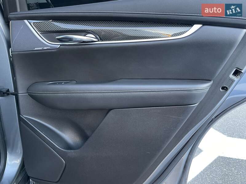 Внедорожник / Кроссовер Cadillac XT6 2019 в Киеве