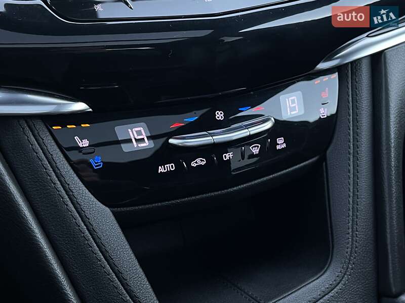 Внедорожник / Кроссовер Cadillac XT6 2019 в Киеве