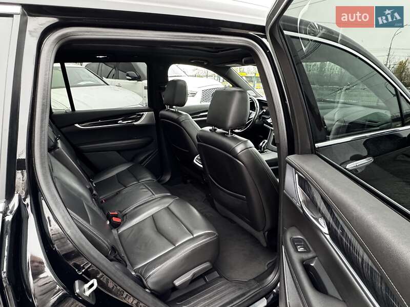 Внедорожник / Кроссовер Cadillac XT6 2019 в Киеве