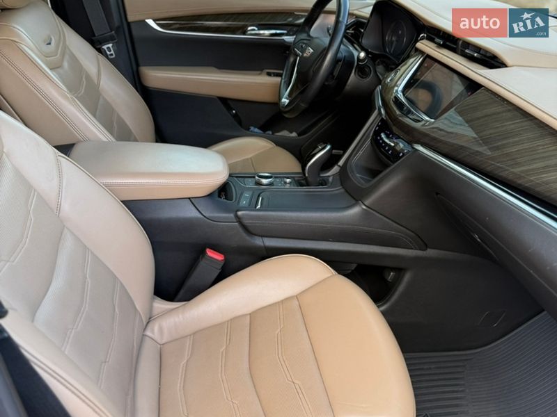 Внедорожник / Кроссовер Cadillac XT6 2019 в Киеве