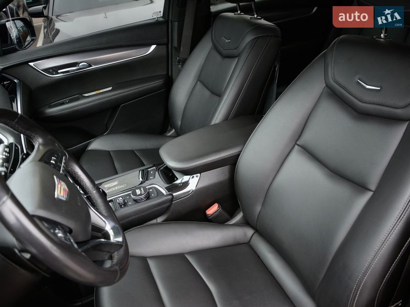 Позашляховик / Кросовер Cadillac XT6 2021 в Києві