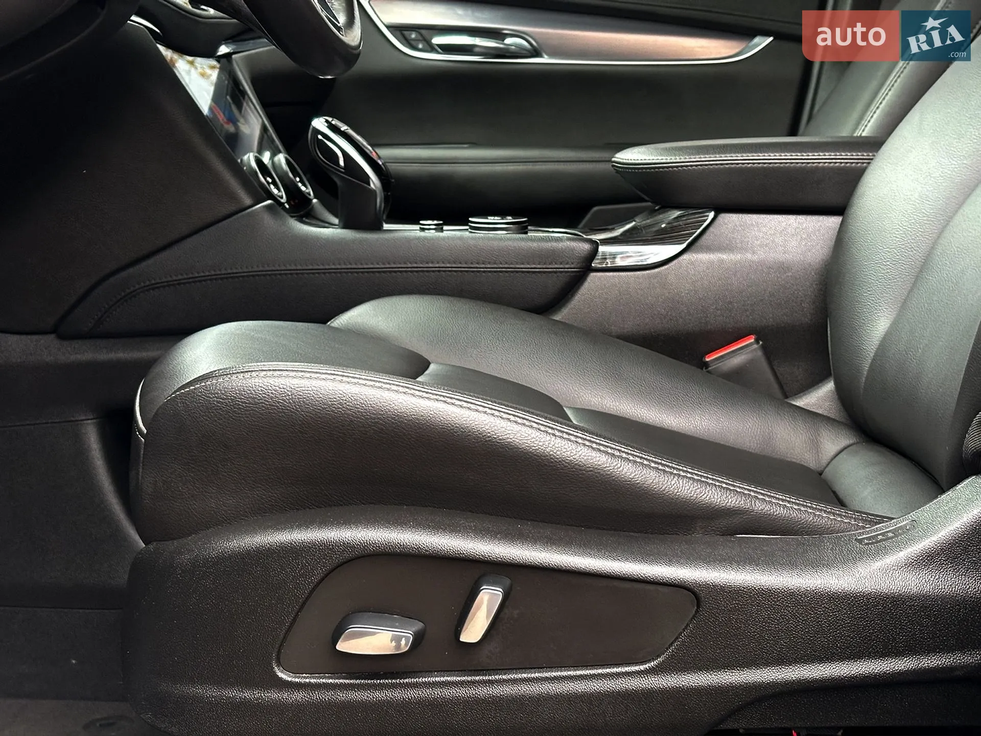 2021 Cadillac XT6 - мініатюра 31