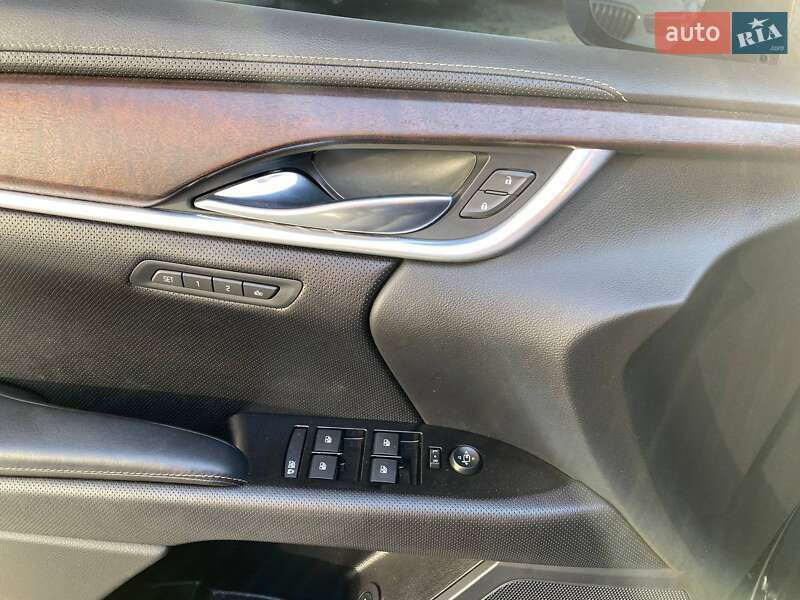 Седан Cadillac XTS 2019 в Львові