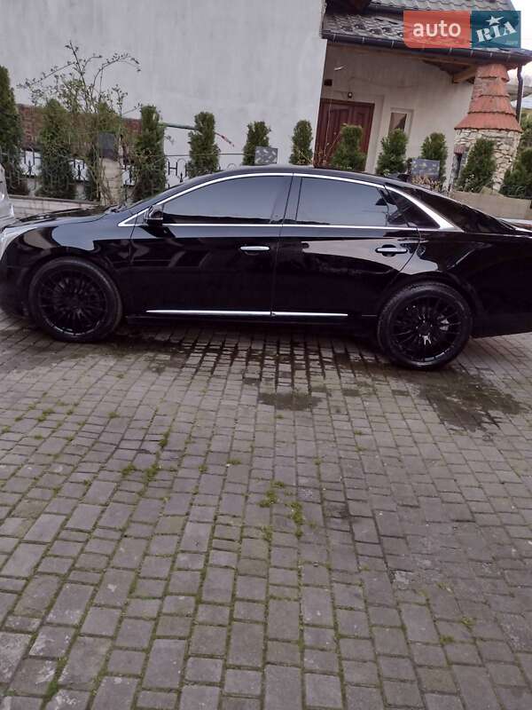 Седан Cadillac XTS 2017 в Львове