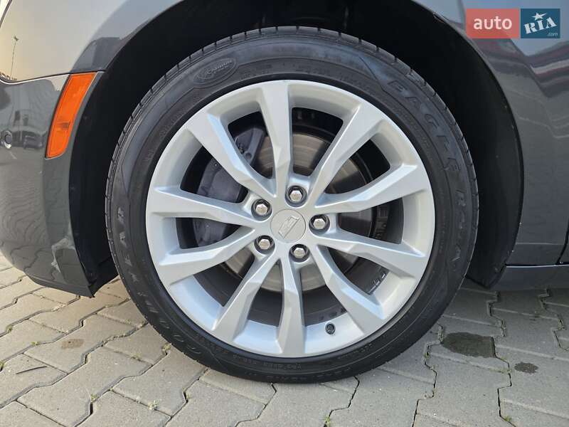 Седан Cadillac XTS 2016 в Киеве