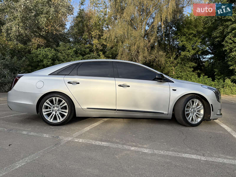 Седан Cadillac XTS 2017 в Киеве