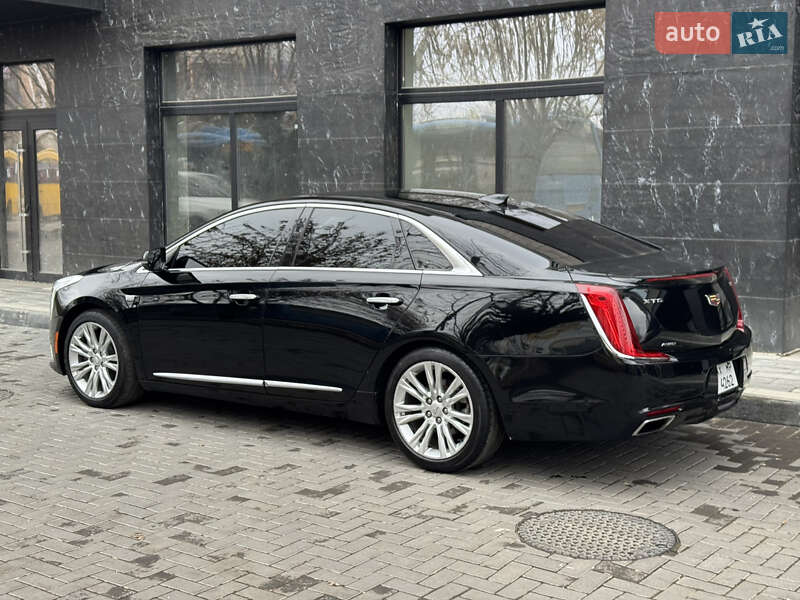 Седан Cadillac XTS 2018 в Ужгороді