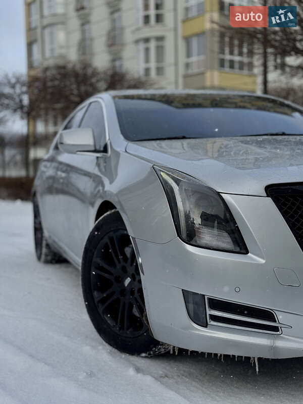 Седан Cadillac XTS 2012 в Івано-Франківську