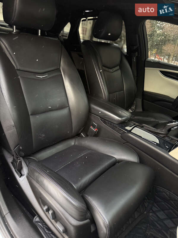 Седан Cadillac XTS 2012 в Івано-Франківську