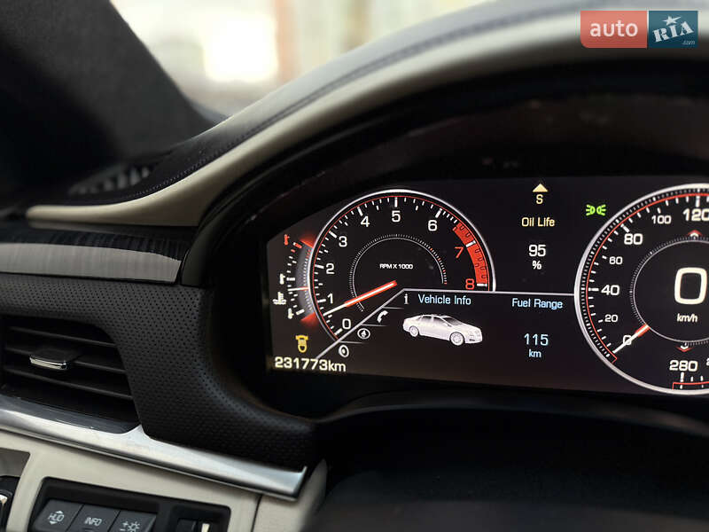 Седан Cadillac XTS 2012 в Івано-Франківську