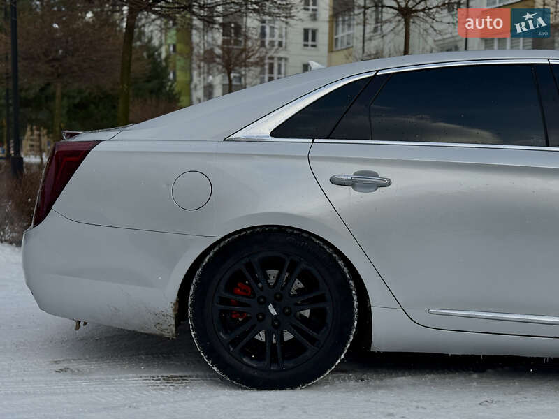 Седан Cadillac XTS 2012 в Івано-Франківську