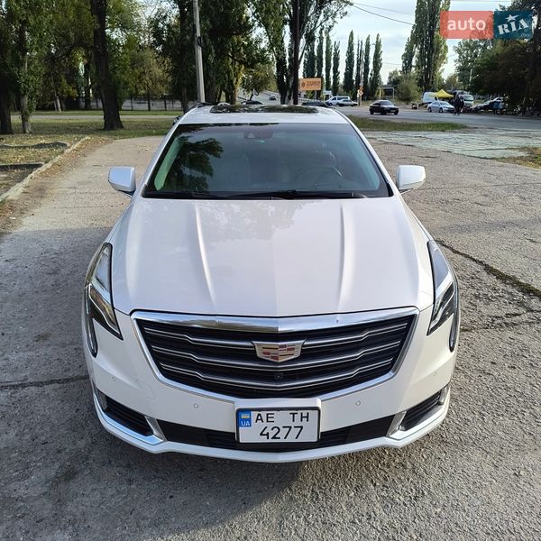 Седан Cadillac XTS 2019 в Никополе