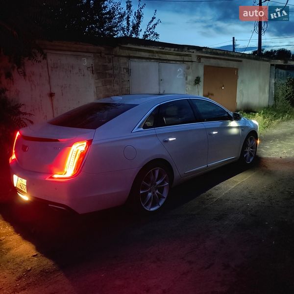 Седан Cadillac XTS 2019 в Никополе