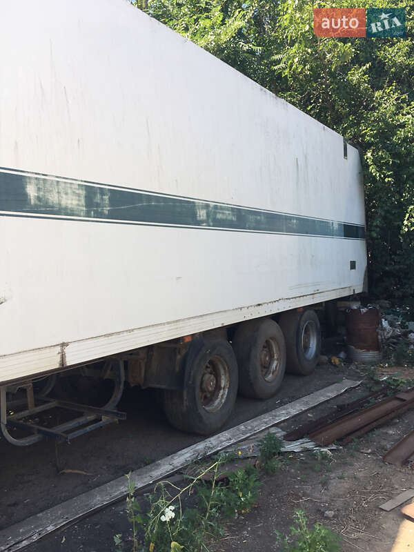 Рефрижератор полуприцеп Camro CNK 80 2004 в Николаеве