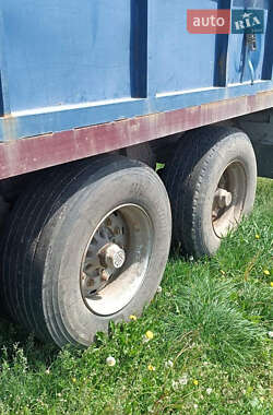 Зерновоз - напівпричіп Cardi 743 1999 в Умані