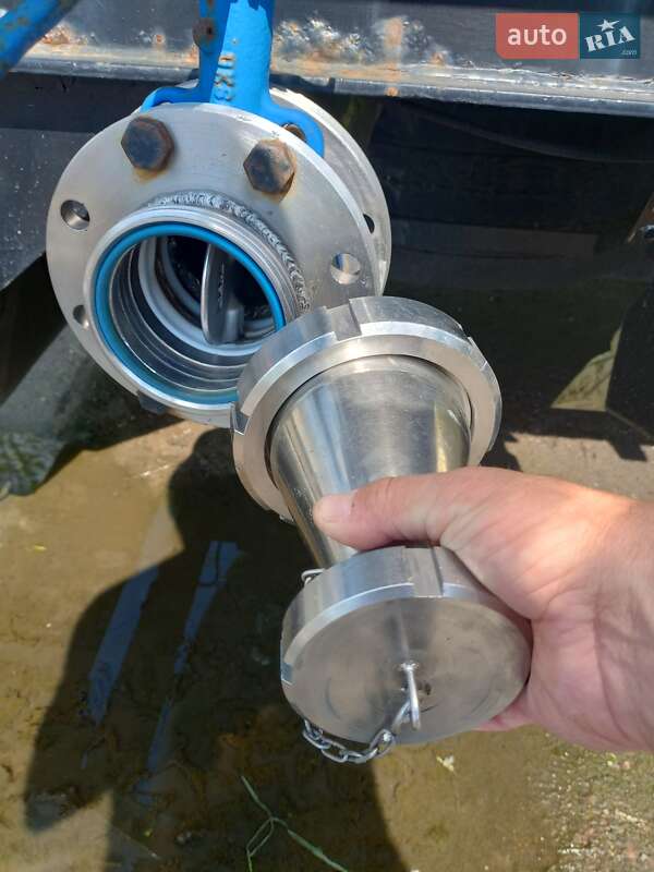 Цистерна полуприцеп Cardi Santi 1996 в Одессе