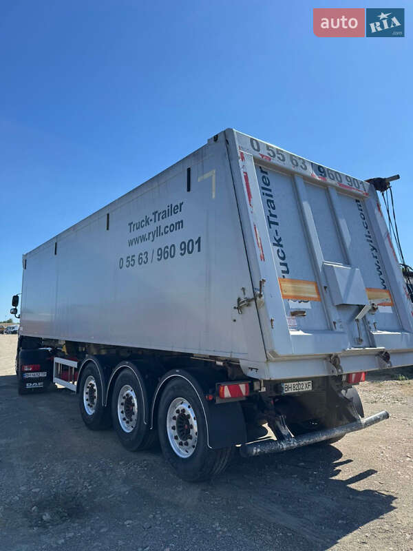 Зерновоз - полуприцеп Carnehl CHKS/AH 2015 в Звягеле