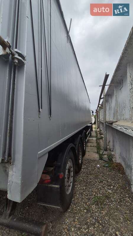 Зерновоз - полуприцеп Carnehl CHKS 2006 в Одессе