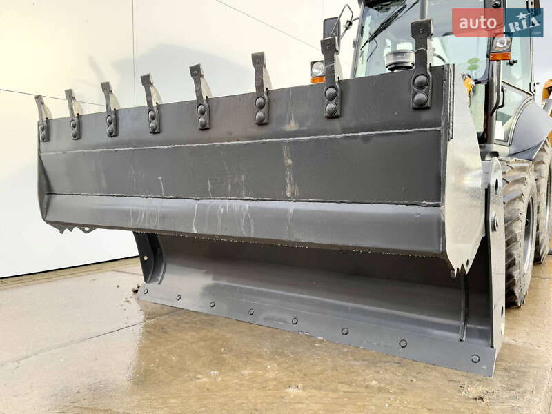 Экскаватор погрузчик Case Construction 580ST 2025 в Киеве фото 10 Экскаватор погрузчик Case Construction 580ST 2025 в Киеве