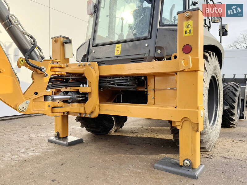 Экскаватор погрузчик Case Construction 580ST 2025 в Киеве фото 16 Экскаватор погрузчик Case Construction 580ST 2025 в Киеве