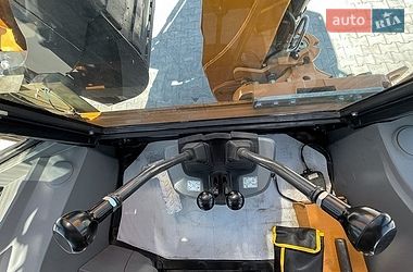 Экскаватор погрузчик Case Construction 770 EX 2026 в Киеве