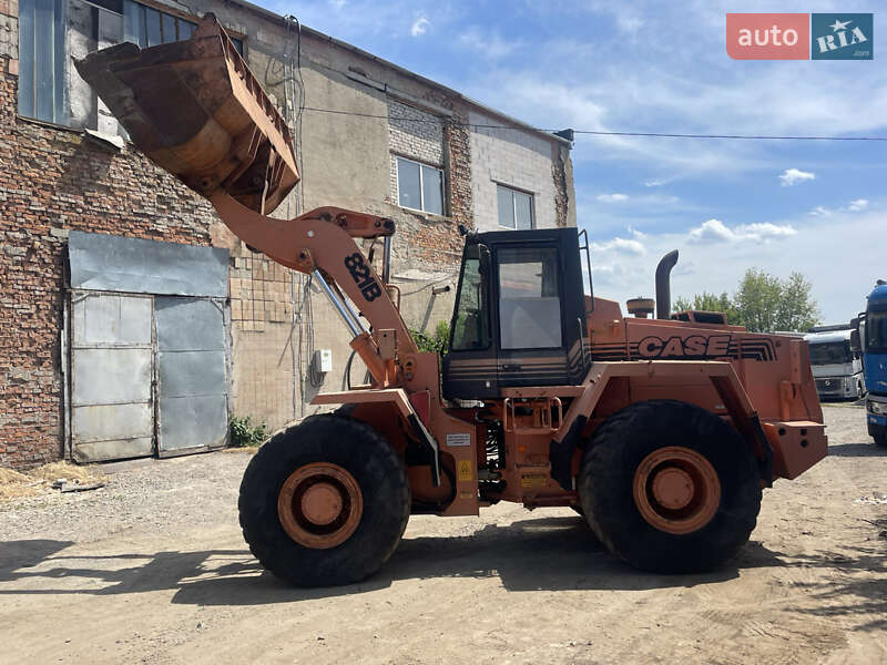 Фронтальні навантажувачі Case Construction 821E 1995 в 