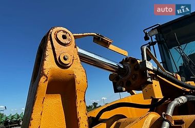 Фронтальный погрузчик Case Construction 821E 2004 в Белой Церкви