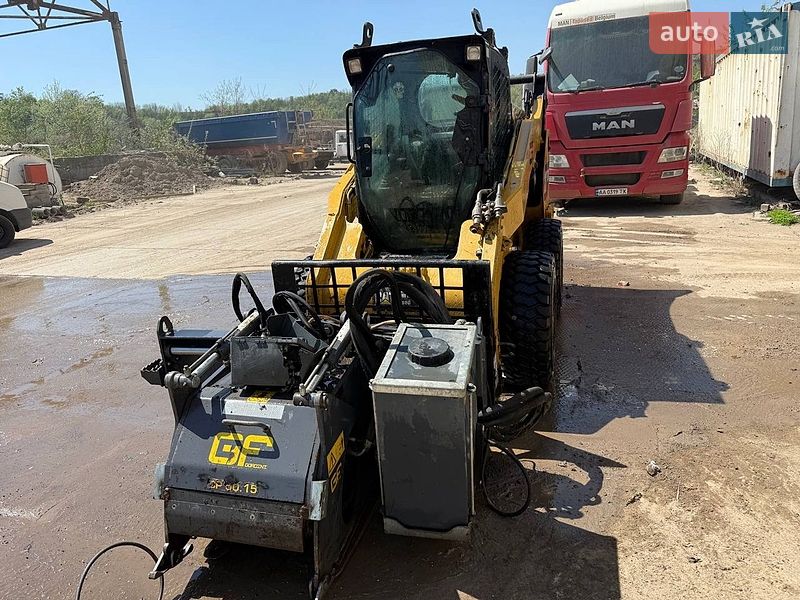 Минипогрузчик Caterpillar 272 2013 в Киеве