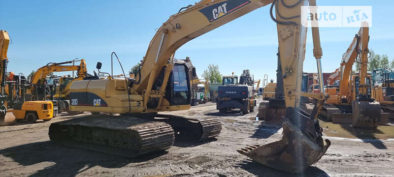 Гусеничний екскаватор Caterpillar 320 2009 в Одесі