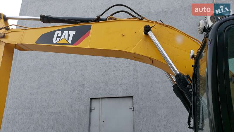 Гусеничний екскаватор Caterpillar 320 2007 в Дніпрі