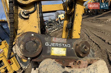Гусеничный экскаватор Caterpillar 320 2014 в 